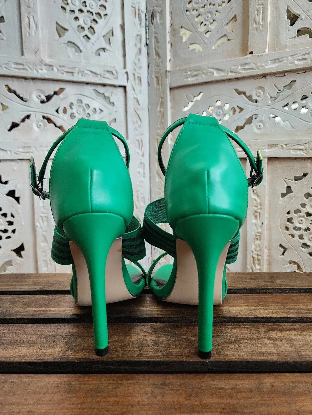 NWOT Green Ankle Strap Elastoc Band High Heels- Size 36 / 5.5-6